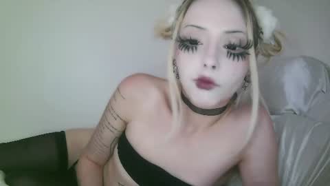 Snapshot of bl0odsyring3 chatting on 06.16.26 vampire fang online show from 06.16.26