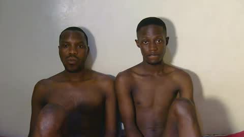 Snapshot of black_chocolate2 chatting on 11.28.25 meddy n amaddy online show from 11.28.25