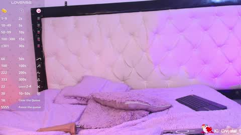 Snapshot of black_cryystal chatting on 01.29.25 Crystal3 online show from 01.29.25