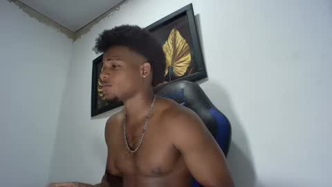 Snapshot of black_dicck chatting on 02.01.25 tu morenito online show from 02.01.25