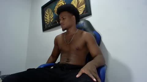 Snapshot of black_dicck chatting on 02.03.25 tu morenito online show from 02.03.25