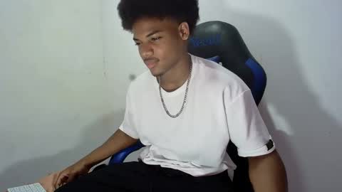 Snapshot of black_dicck chatting on 09.10.25 tu morenito online show from 09.10.25