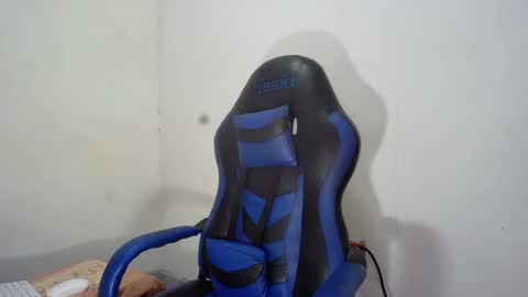 Snapshot of black_dicck chatting on 09.15.25 tu morenito online show from 09.15.25