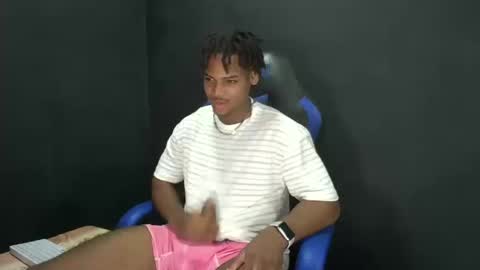 Snapshot of black_dicck chatting on 10.18.25 tu morenito online show from 10.18.25