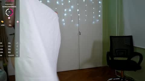 Snapshot of black_eva_ chatting on 02.20.25 Eva online show from 02.20.25