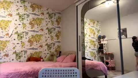 Snapshot of black_opiums chatting on 03.26.26 Liz online show from 03.26.26