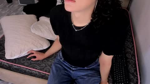 Snapshot of black_rose02 chatting on 05.11.26 B L A C K R O S E online show from 05.11.26