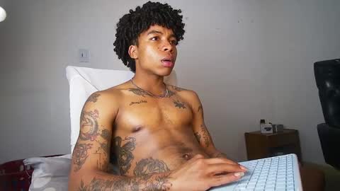 Snapshot of black_tentationx chatting on 02.08.25 black_tentationx online show from 02.08.25