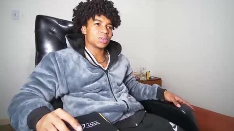 Snapshot of black_tentationx chatting on 02.12.25 black_tentationx online show from 02.12.25