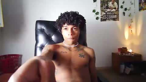 Snapshot of black_tentationx chatting on 02.18.25 black_tentationx online show from 02.18.25