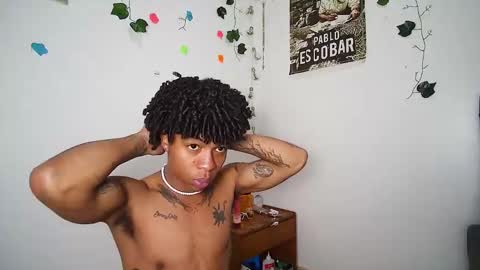 Snapshot of black_tentationx chatting on 02.18.25 black_tentationx online show from 02.18.25