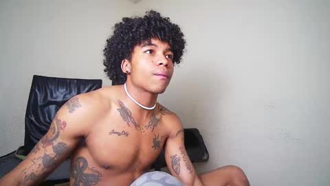 Snapshot of black_tentationx chatting on 03.08.25 black_tentationx online show from 03.08.25