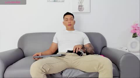 Snapshot of blackbullger_ chatting on 10.03.25 Max online show from 10.03.25