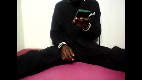 Snapshot of blackcoupel chatting on 11.30.25 blackcoupel online show from 11.30.25