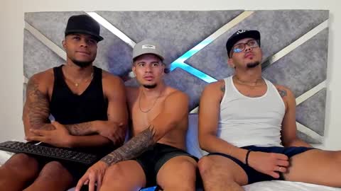 Snapshot of blackdreams1__ chatting on 12.27.24 Black Dreams online show from 12.27.24