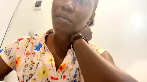 Snapshot of blackfairy01 chatting on 12.22.25 blackfairy01 online show from 12.22.25