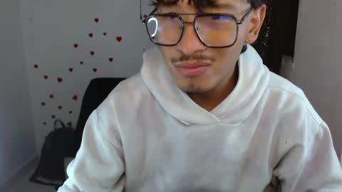 Snapshot of blackfox_desire chatting on 05.23.26 mateo online show from 05.23.26