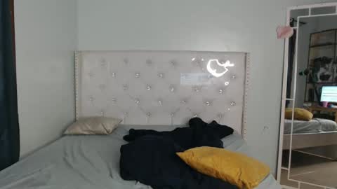 Cleo online show from 10.12.25