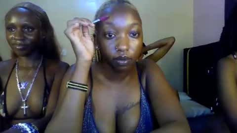 Snapshot of blackqueen2030_ chatting on 05.25.26 blackqueen2030 online show from 05.25.26