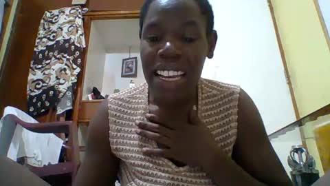 Snapshot of blacksexygal chatting on 06.13.26 SARAH online show from 06.13.26