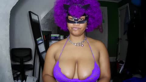 Queen Siren online show from 12.06.24