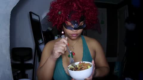 Queen Siren online show from 12.14.24