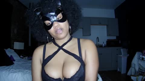 Queen Siren online show from 01.13.25