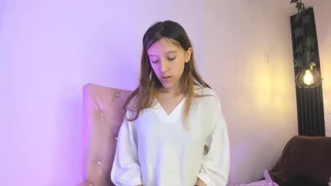 Snapshot of blairandbriar chatting on 12.01.25 blairandbriar online show from 12.01.25