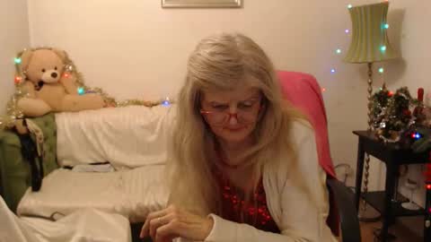 Snapshot of blairfort chatting on 12.28.24 blairfort online show from 12.28.24