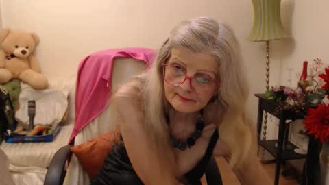 Snapshot of blairfort chatting on 01.29.25 blairfort online show from 01.29.25