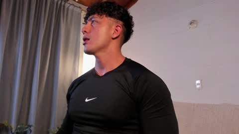 Snapshot of blake_levi chatting on 12.23.24 Blake Levi Independent Model online show from 12.23.24