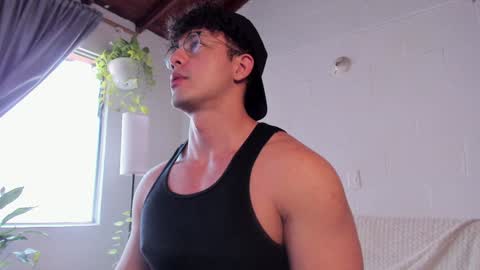 Snapshot of blake_levi chatting on 02.01.25 Blake Levi Independent Model online show from 02.01.25