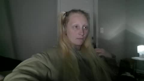 Snapshot of blakemeadowxoxo chatting on 11.11.25 LipsofanAngell online show from 11.11.25