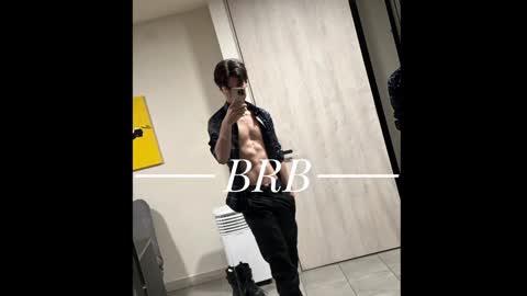 Snapshot of blakeshatter chatting on 12.29.24 blakeshatter online show from 12.29.24