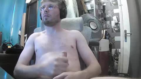 Snapshot of blinddick62 chatting on 05.29.26 blinddick62 online show from 05.29.26