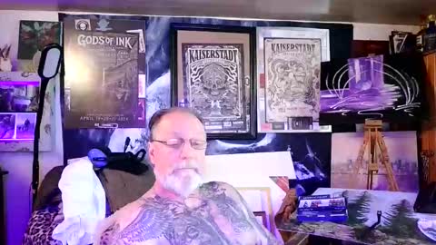 Snapshot of blindsurfer780299 chatting on 05.18.26 blindsurfer780299 online show from 05.18.26
