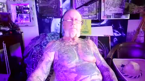Snapshot of blindsurfer780299 chatting on 07.22.26 blindsurfer780299 online show from 07.22.26