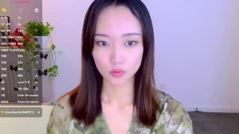 Snapshot of blon_kater chatting on 04.28.26 YoYo online show from 04.28.26