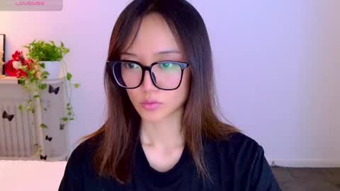 Snapshot of blon_kater chatting on 05.19.26 YoYo online show from 05.19.26