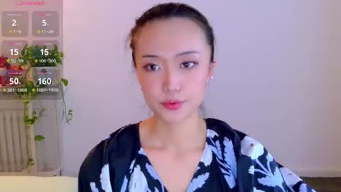 Snapshot of blon_kater chatting on 06.17.26 YoYo online show from 06.17.26