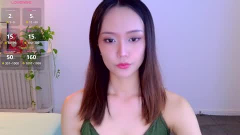 Snapshot of blon_kater chatting on 06.18.26 YoYo online show from 06.18.26