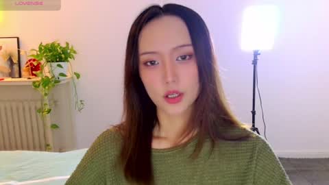 Snapshot of blon_kater chatting on 06.27.26 YoYo online show from 06.27.26