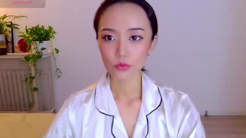 Snapshot of blon_kater chatting on 07.19.26 YoYo online show from 07.19.26