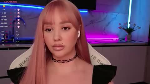 Lana online show from 09.22.25