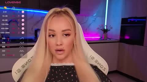 Lana online show from 10.20.25