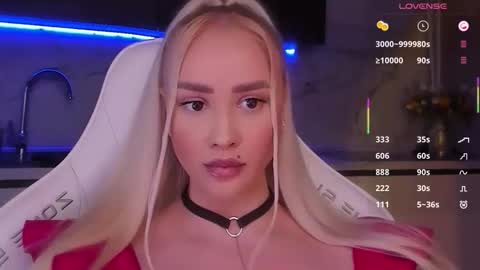 Snapshot of blond_diamond chatting on 02.12.26 Lana online show from 02.12.26