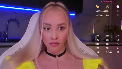 Snapshot of blond_diamond chatting on 02.14.26 Lana online show from 02.14.26