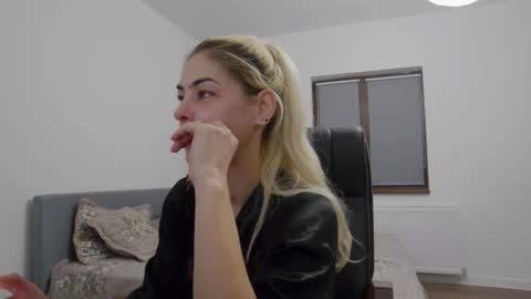 Snapshot of blonde4pasion chatting on 12.06.24 blonde4pasion online show from 12.06.24