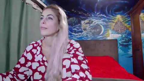 Snapshot of blonde4pasion chatting on 01.19.25 blonde4pasion online show from 01.19.25