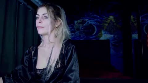 Snapshot of blonde4pasion chatting on 03.08.25 blonde4pasion online show from 03.08.25